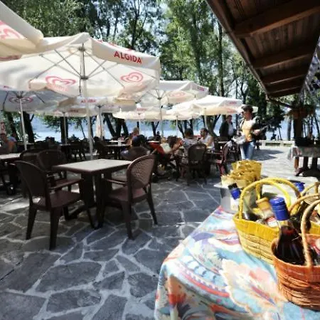 Διαμέρισμα Sleeps 4 Pool
