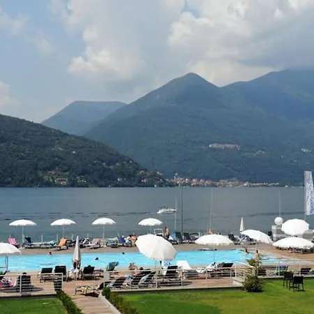 Διαμέρισμα Sleeps 4 Pool