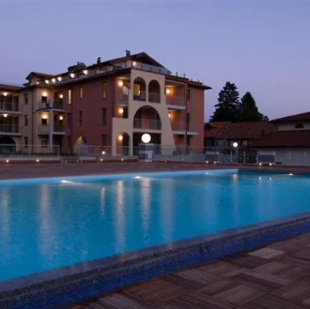 Sleeps 4 Pool * Maccagno