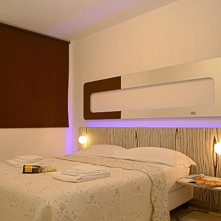 Sleeps 4 Pool Διαμέρισμα Maccagno