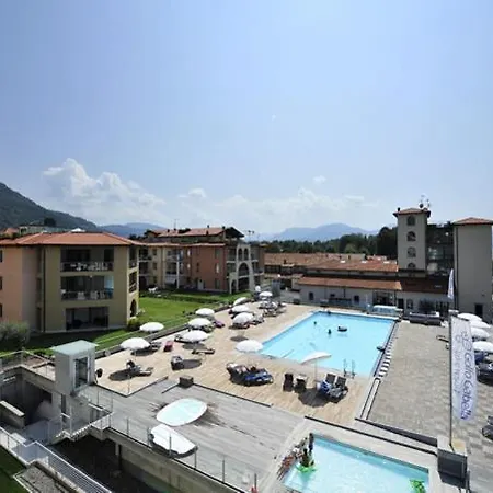 Sleeps 4 Pool
